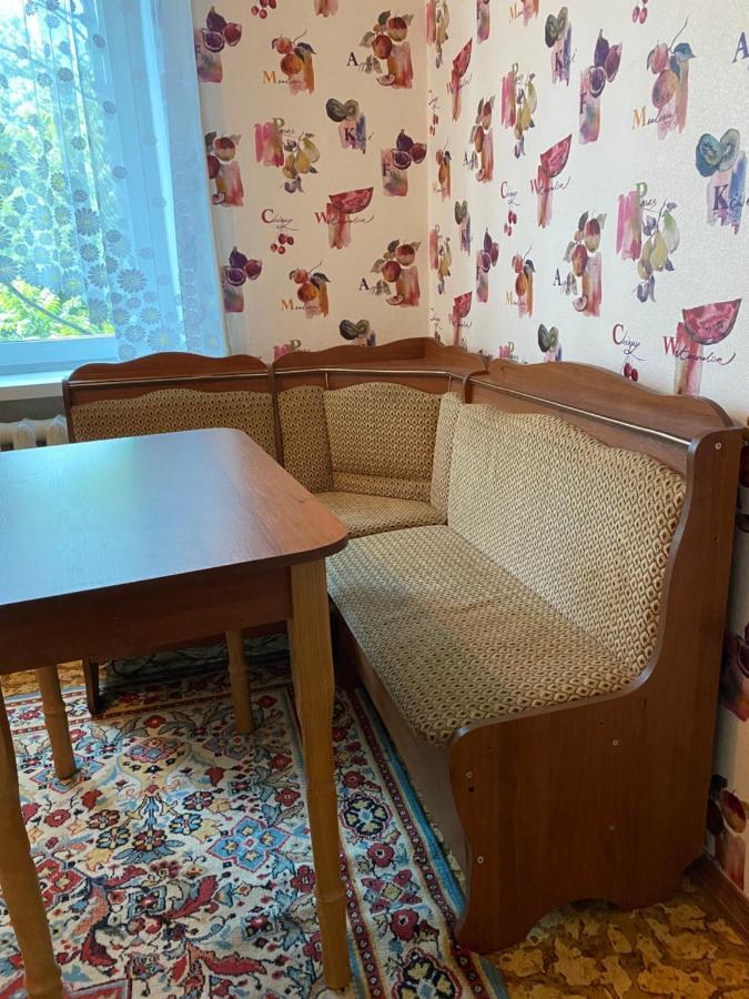 В Самом Центре Myrhorod Exteriör bild
